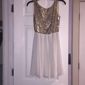 ✨2 for $25✨ Gold dress w/ flowy white bottom